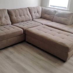 Modern Grey Chenille Sectional Couch And Ottoman 