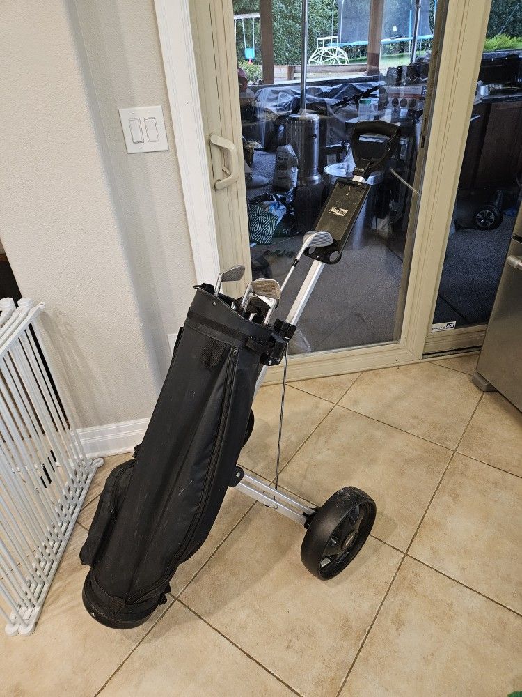 Golf Bag with Clubs And Cart $20
