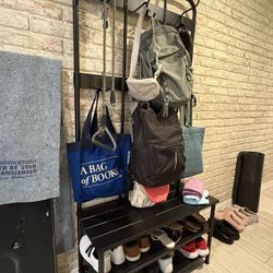 Shoe rack with hooks