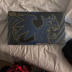 Charizard X ex Ultra-Premium Collection