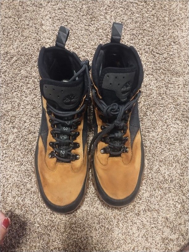Man Timberland Size 13 It Needs The Insoles