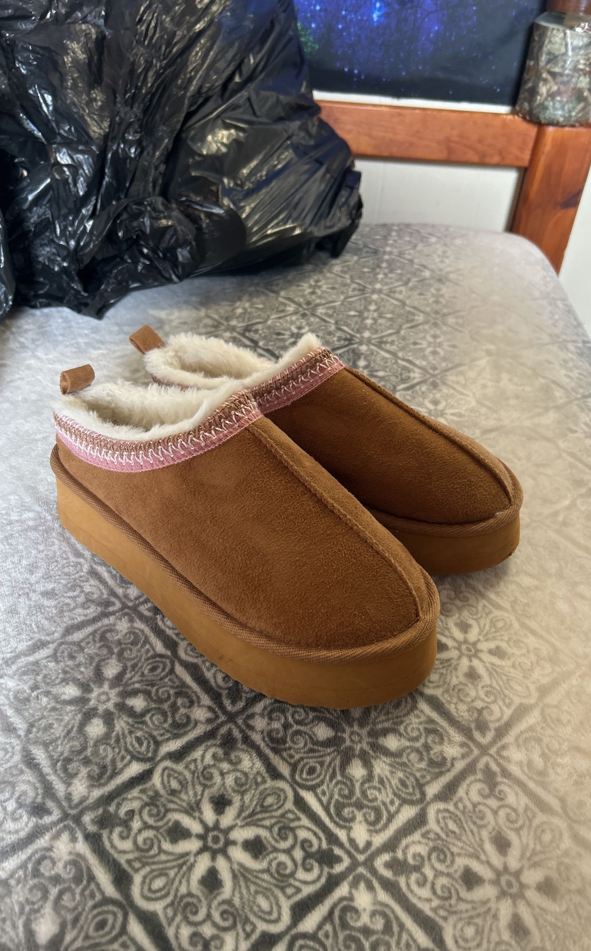 Uggs, Size 6-7 Small