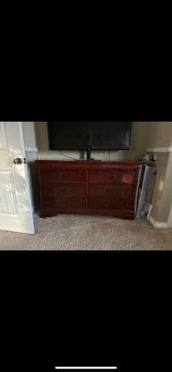 Dressers And 2 Night Stands 