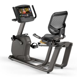 Almost New Matrix Recumbent Exercise Bike – High-End Fitness Equipment