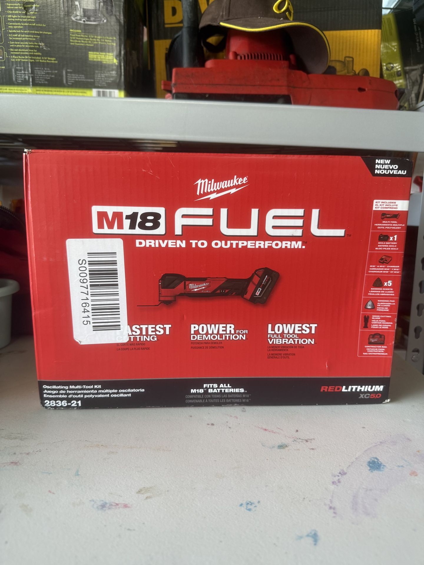 Milwaukee M18 FUEL 18V Lithium-Ion Cordless Brushless Oscillating Multi-Tool Kit with one 5.0 Ah Battery, Charger and Tool Bag