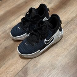 Size 11 Nike   $8.00