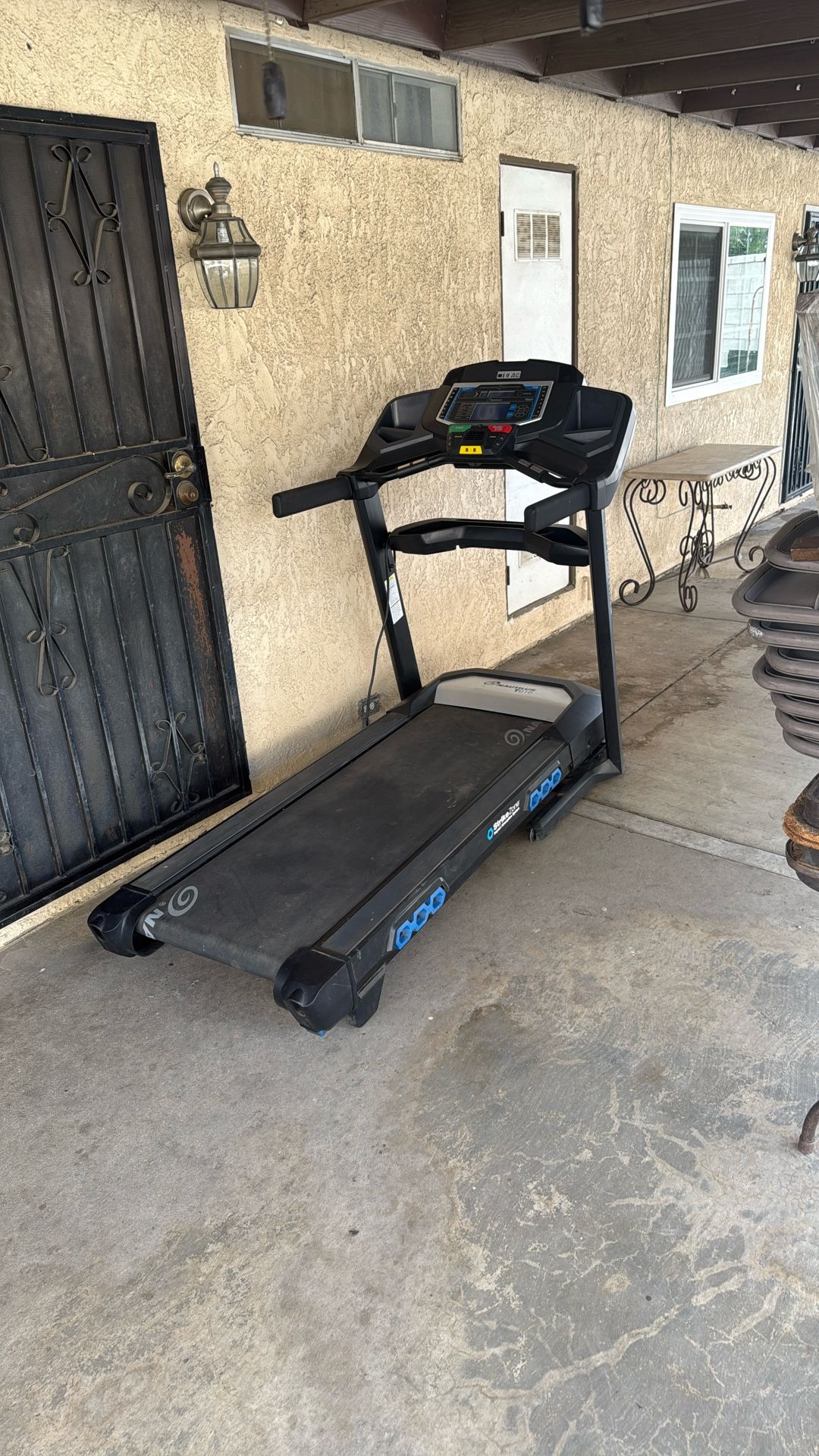 Treadmill  Nautilus T616