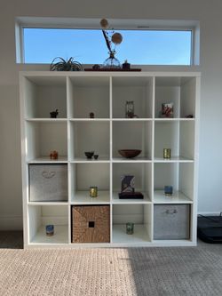 White cube shelf (Ikea kallax)