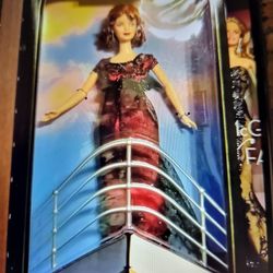 Barbie  Titanic Perfect In Box 