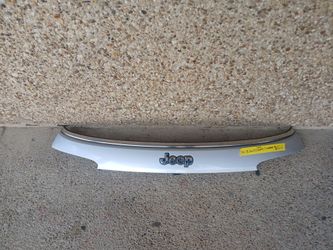 2014-21 Jeep Grand Cherokee Tail Gate Molding