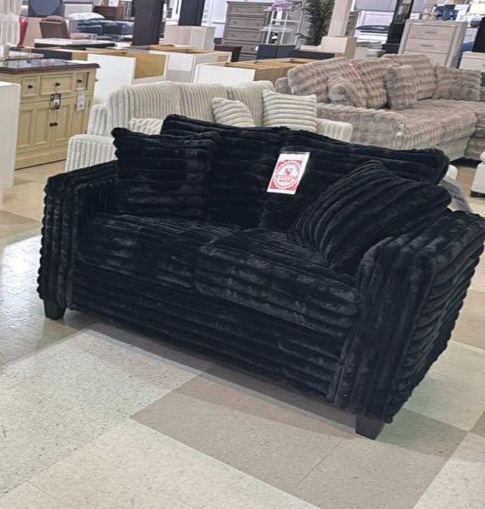 OM• $38 Initial • Brand New// Sofa And Loveseat / Grude