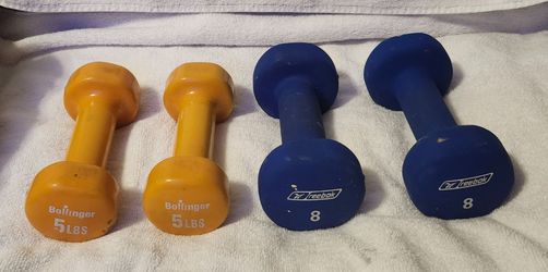 2 5lbs Boilinger dumbbells and 2 8lbs Reebok dumbbells - Pre- Pre-owned