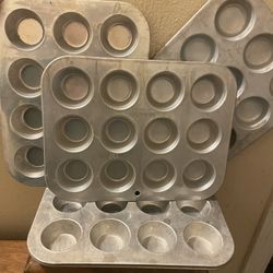 Muffin pans (small) bundle of 5-$3.