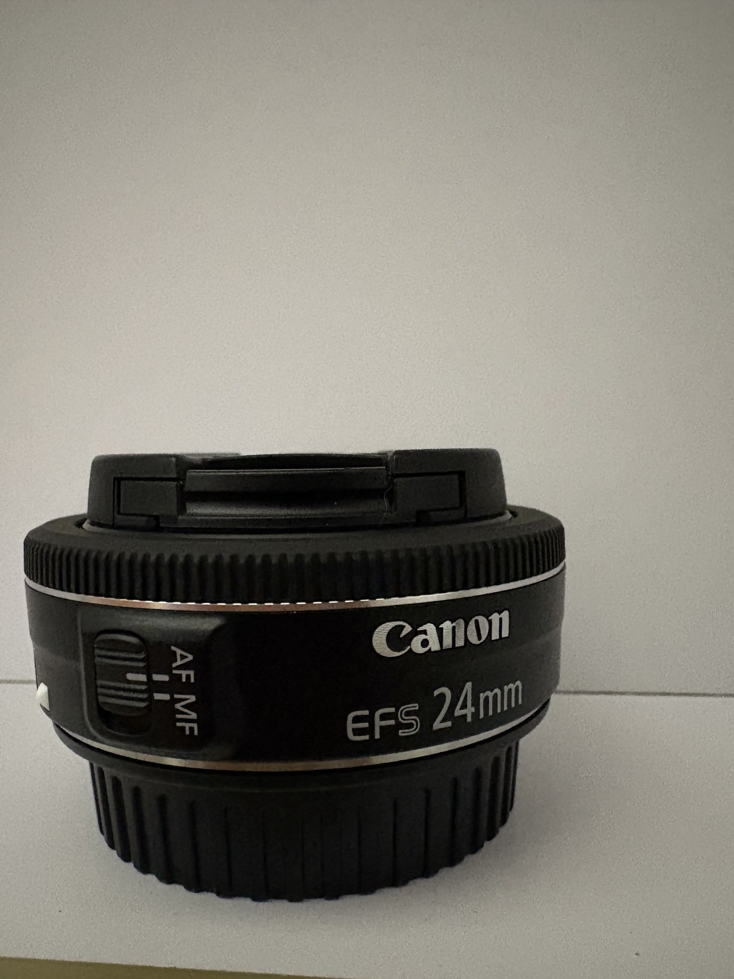 Canon EF-S 24mm f/2.8 STM