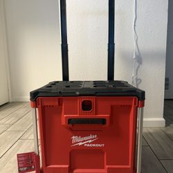 BRAND NEW Milwaukee 19 inch Packout 
