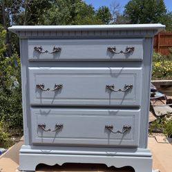 3-Drawer Dresser