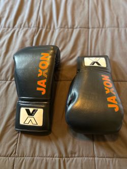 Jaxon boxing gloves