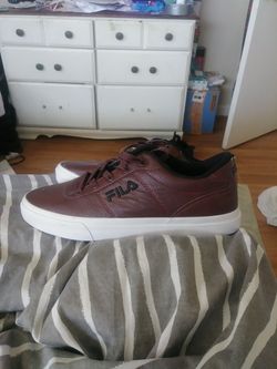 Fila leather tennis shoes