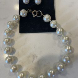 Faux pearl earrings & bracelet