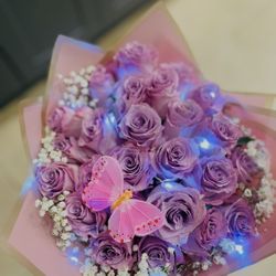 Valentines Rose Bouquet With Lights 