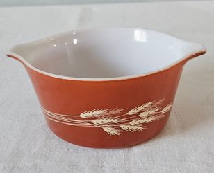 1 quart PYREX mixing bowl vintage wheat pattern