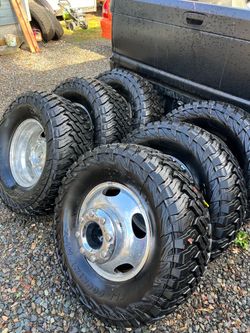Ford superduty 8x200 dually wheels