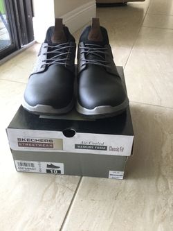 NEW Men’s Shoes Size 10