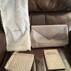 Estée Lauder Woven Passport Accessory Bag