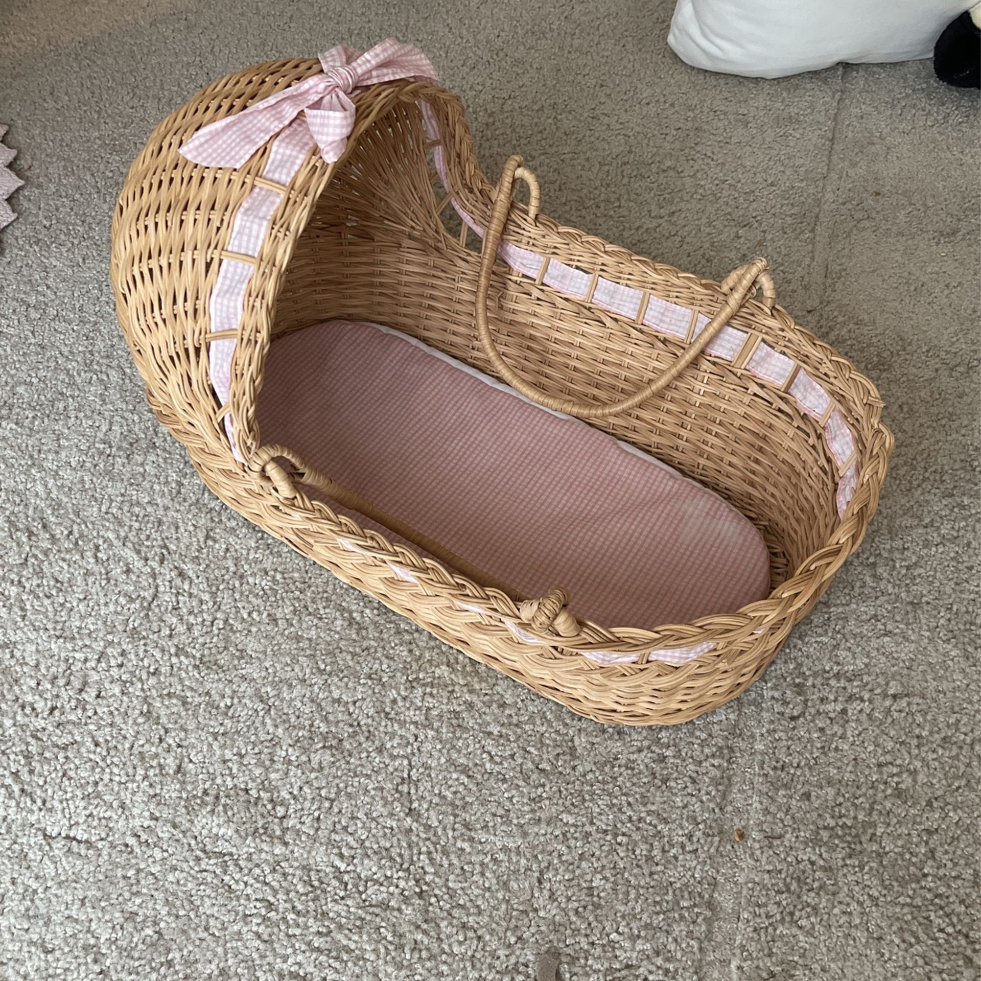 Wicker Baby Doll Bassinet