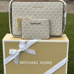 Michael Kors Jet Set Crossbody with Card Holder, NWT in gift box/Nuevas en caja de regalo