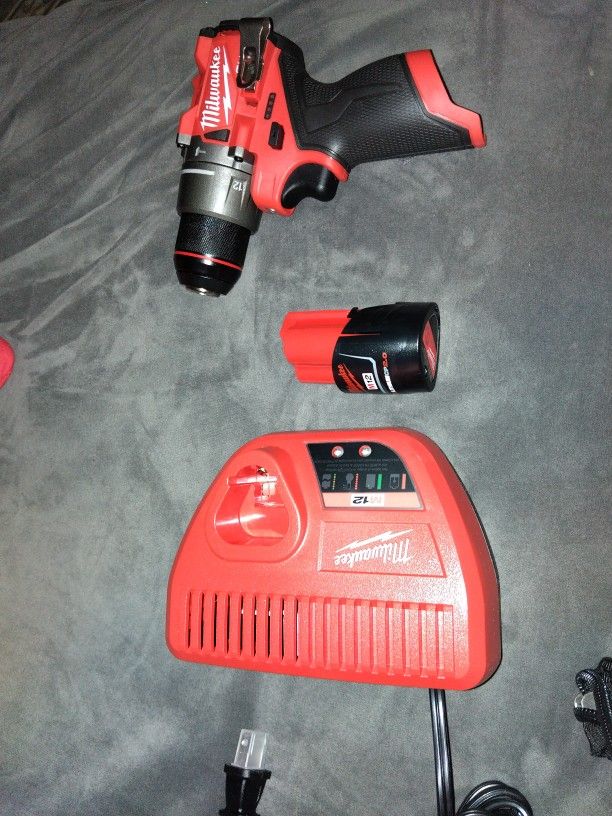 M12 Milwaukee Roto Hammer Battery 2.0 N Charger