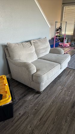 Couch & End Table w/lamp