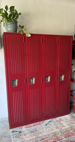 🔥 Vintage RED Commercial Lockers – Heavy-Duty Gem! $350 – Hollywood, Florida