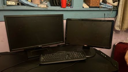 2 Dell Monitor And Keyboard