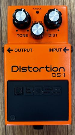 BOSS DS-1 DISTORTION PEDAL