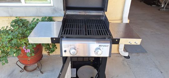 Black weber bbq Grill