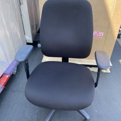 Fully Adjustable Office Chair 