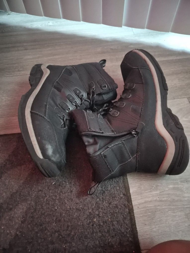 Boots Black Size 11
