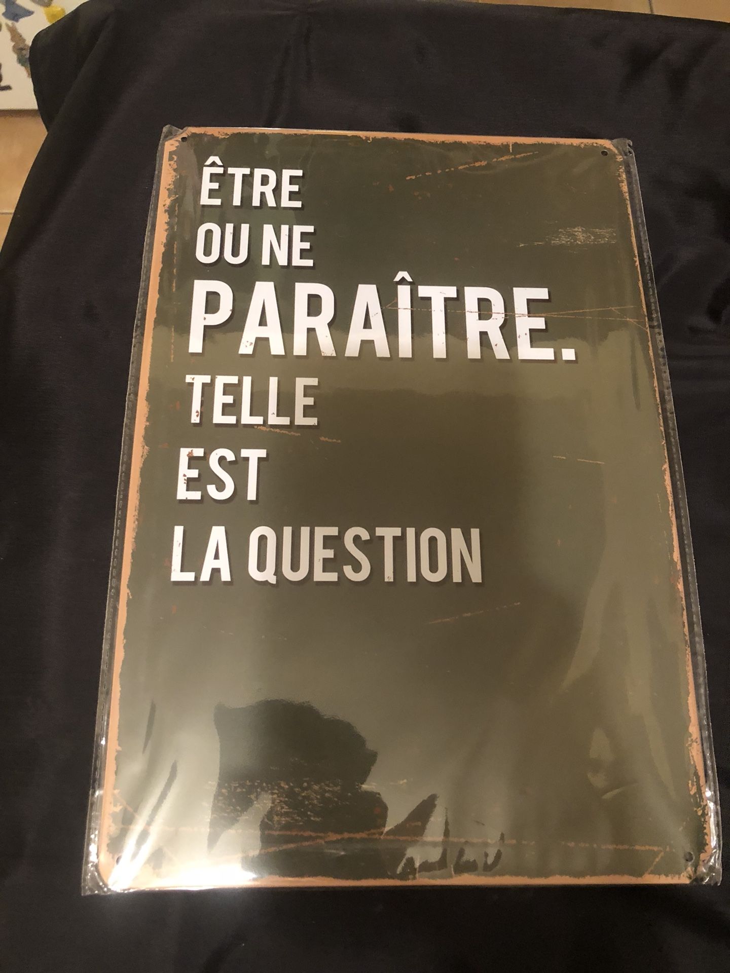to be, or not to be, that is the question q. être ou ne pas être, telle est la question. Citation tirée de la pièce « Hamlet » de Shakespeare.