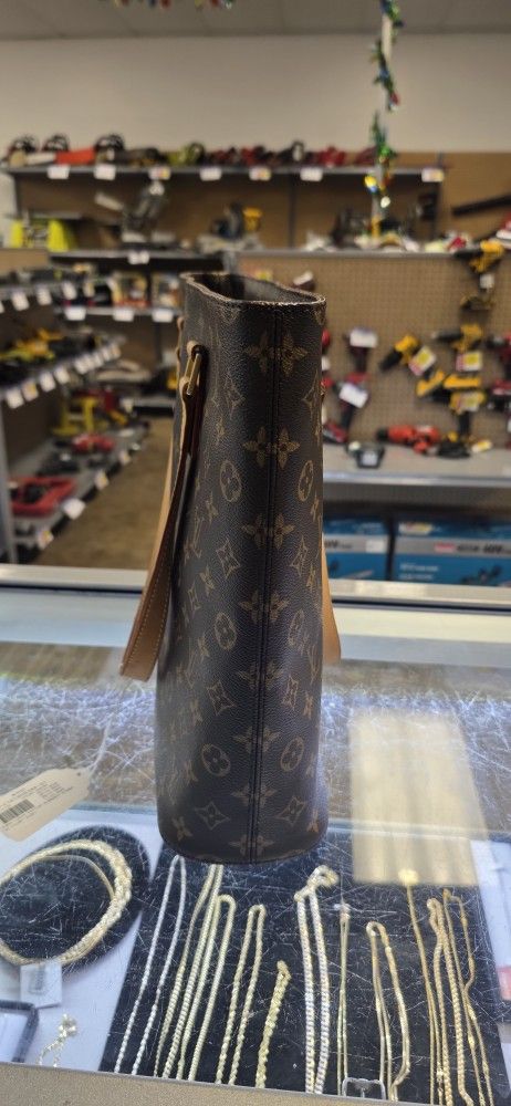 Louis Vuitton Purse With Authentic Paper