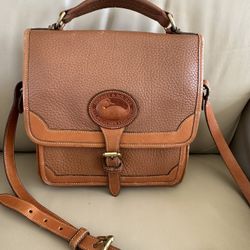 VTG Tan Dooney & Bourke Messenger Crossbody Bag All Weather Leather