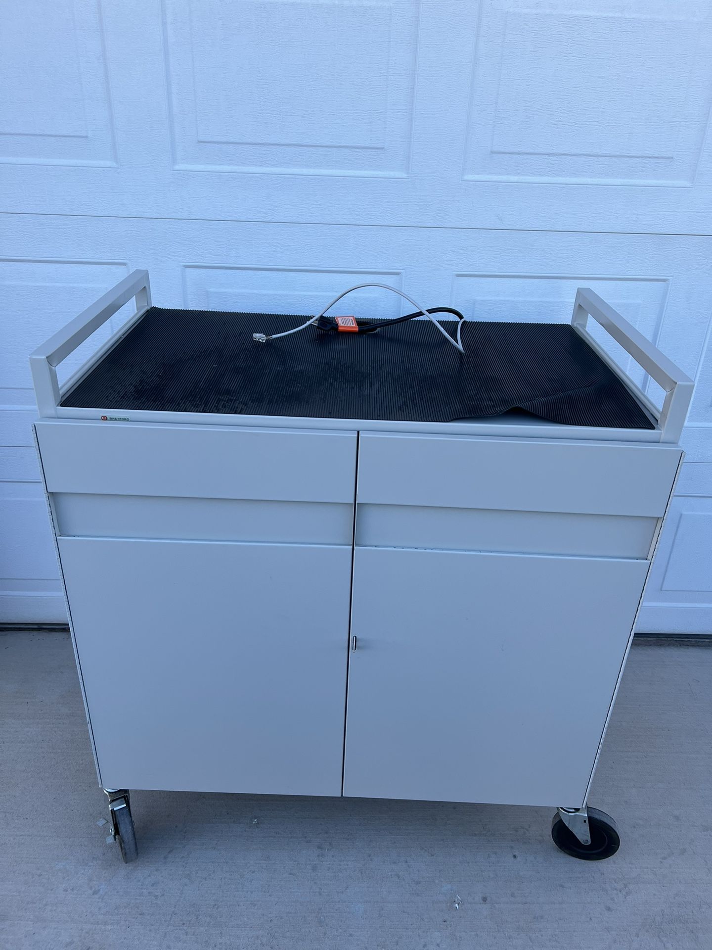 Used Laptop/Tablet Charging Cart