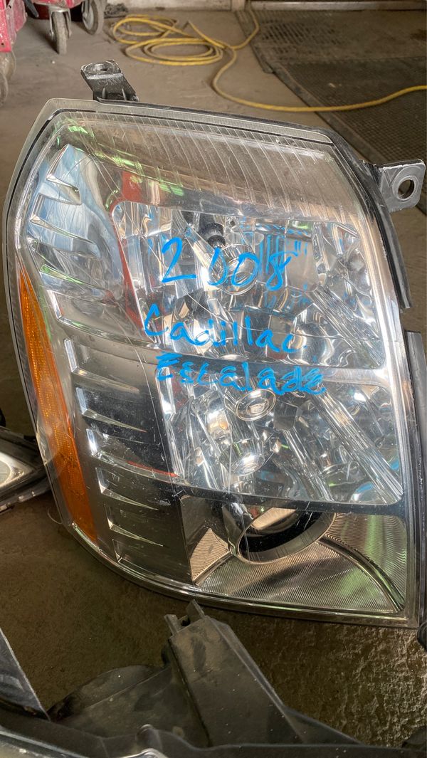 2008 Cadillac Escalade Headlight For Sale In Bakersfield