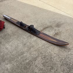 Slalom Ski