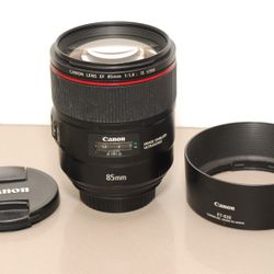 Canon EF 85mm F1.4 L IS USM LENS