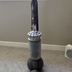 Dyson Vacuum 