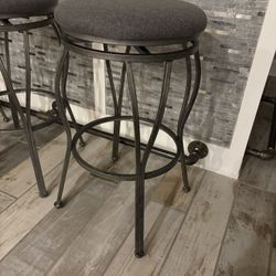 6 Bar Stools