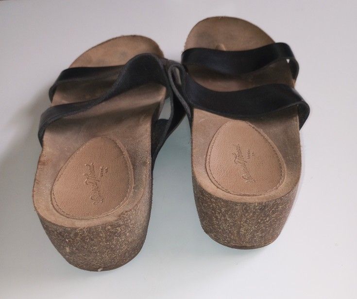 Universal Thread Women's Faux Leather Sandals Black Size 8.5