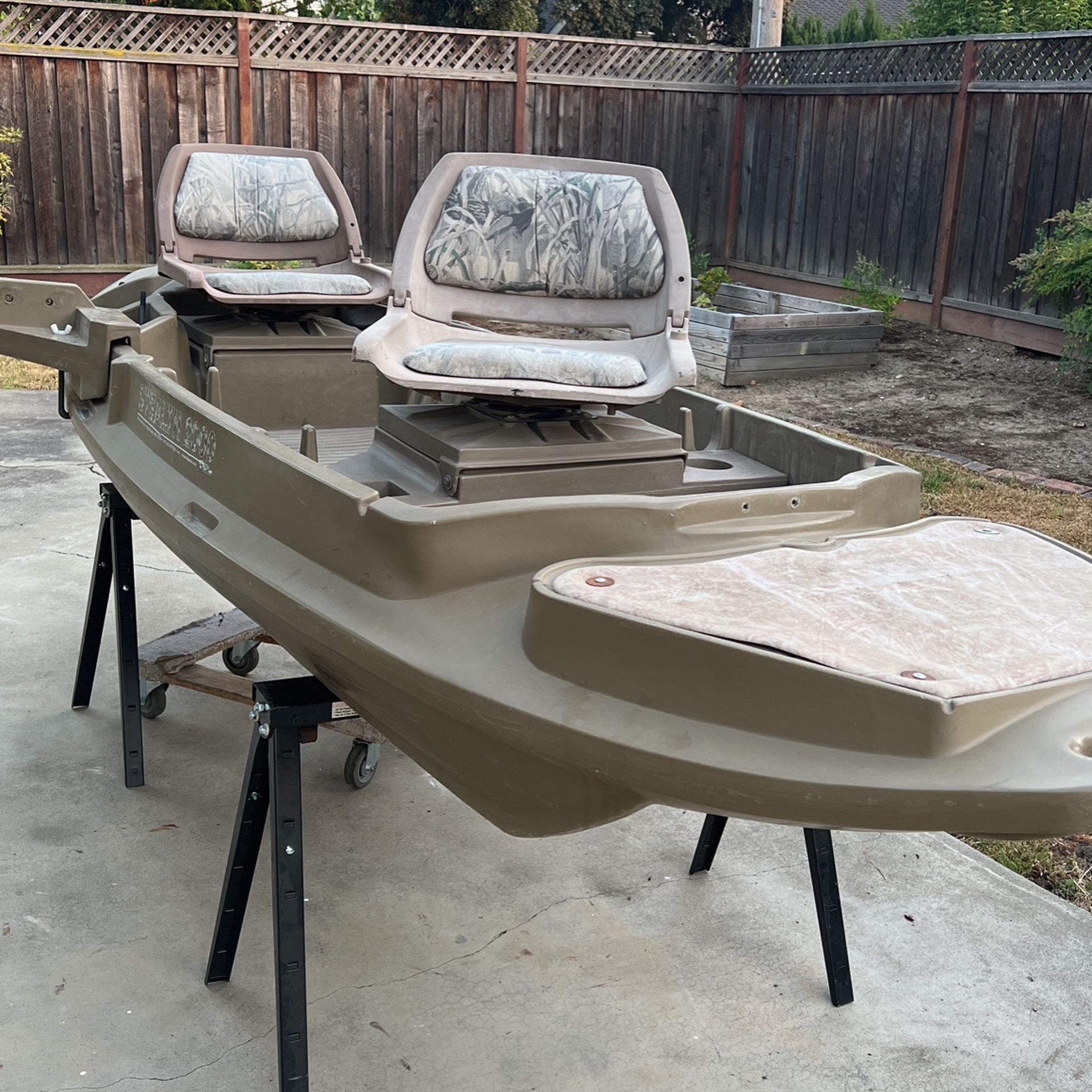 Beavertail Stealth 2000 Twin Gun 12' Sneak Boat Marsh Brown