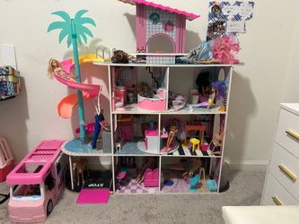 lol Barbie house and Barbie camper